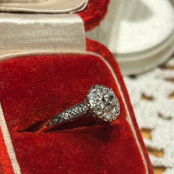 Vintage 18k & platinum two tone natural diamond cluster ring size 6.25 - Picture 2 of 4